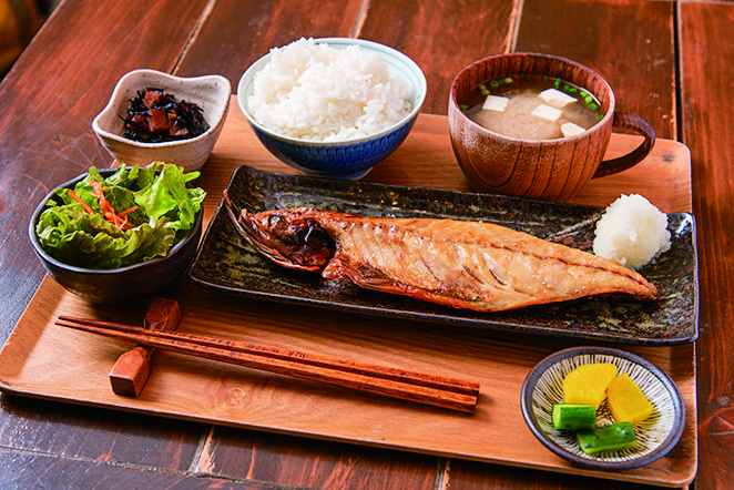「干物定食（塩サバ）」1595円