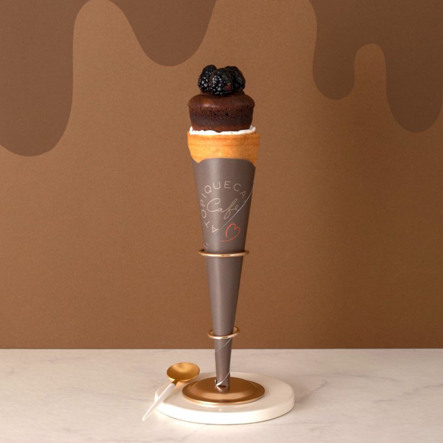 フォンダンショコラクレープ (イートイン980円／テイクアウト970円)