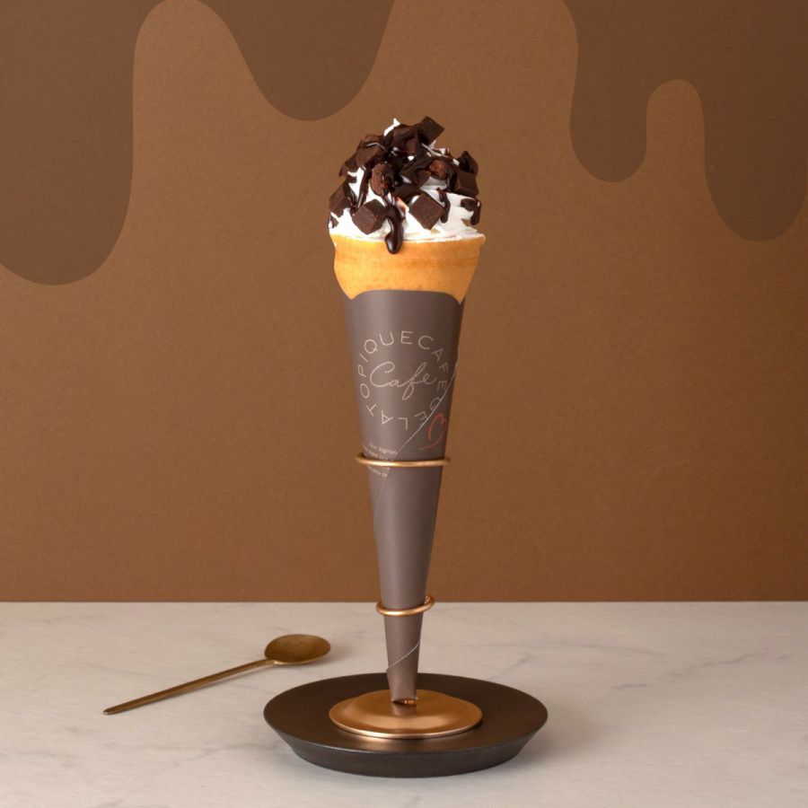 生チョコクレープ (イートイン980円／テイクアウト970円)