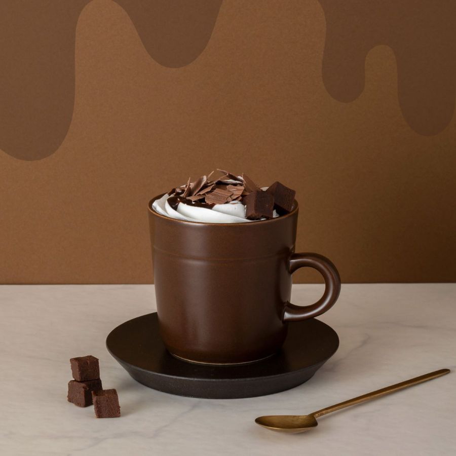 ホットダークチョコレート (イートイン640円／テイクアウト630円)