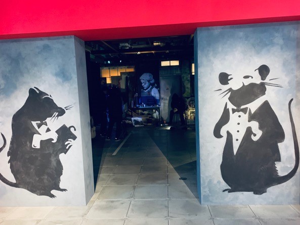 エントランスでは『ラット（ねずみ）』がお出迎え