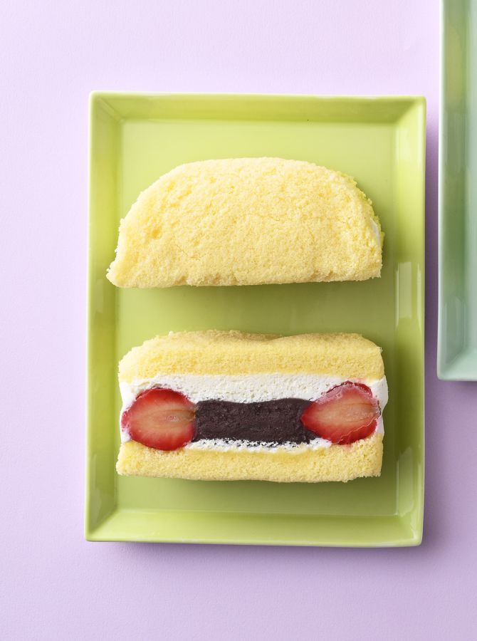 ＜旬果瞬菓 共楽堂＞いちごあんケーキ 735円※日本橋三越本店限定