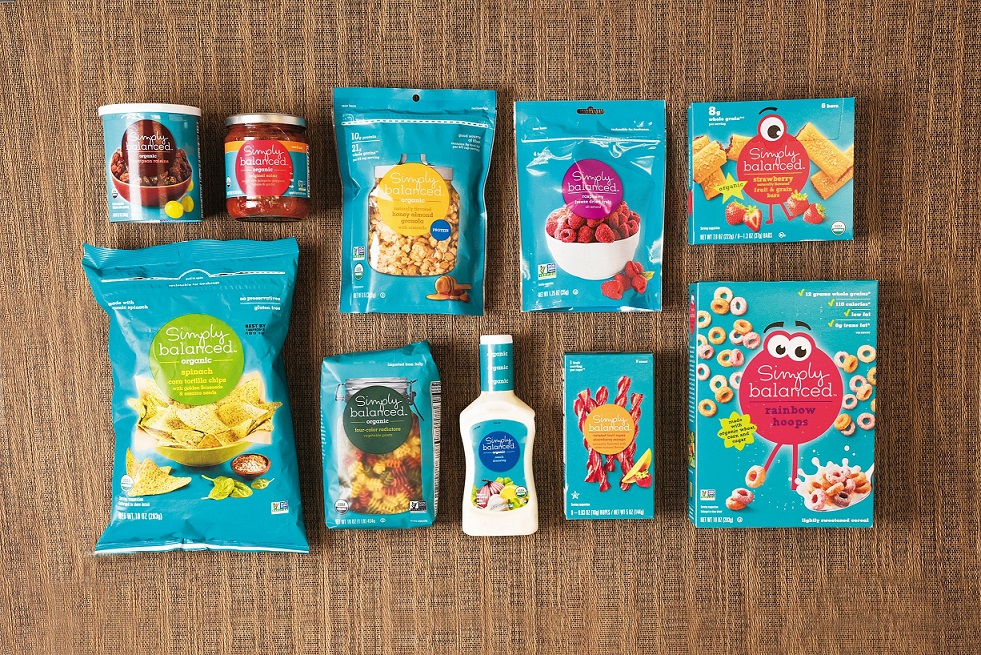 「シンプリーバランス」のハニー・アーモンド・グラノーラ＄3.44、フリーズドライ・フルーツ＄4.49、ランチドレッシング＄4.78など