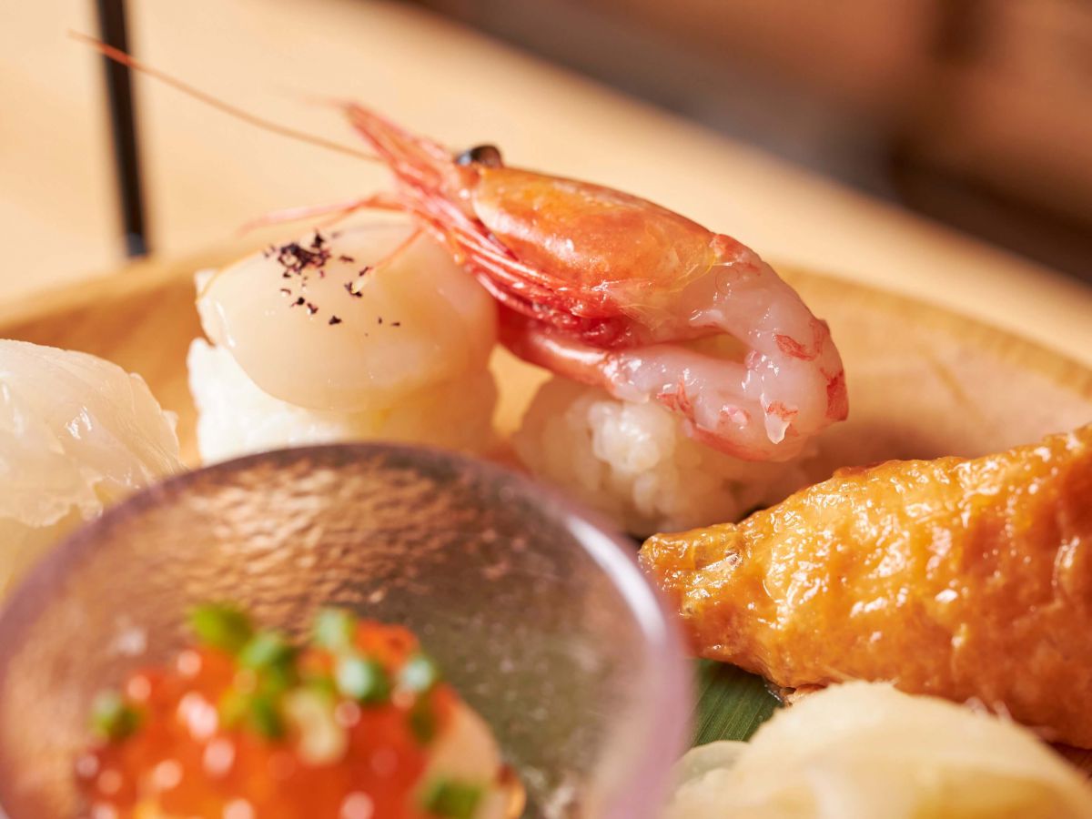 甘エビやホタテ、ミニおいなりさんもあります！