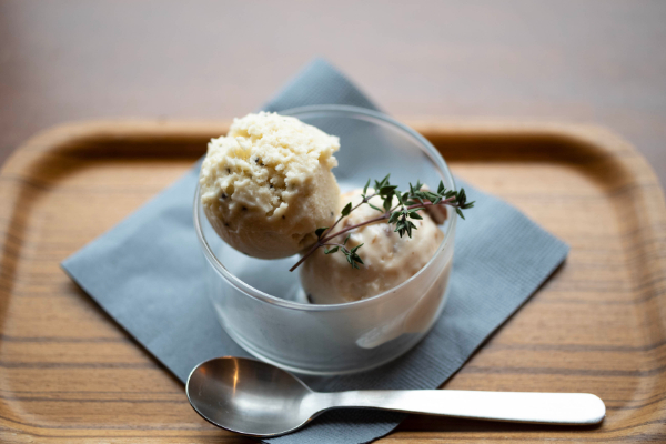 自家製アイスクリーム（スモールダブル）450円