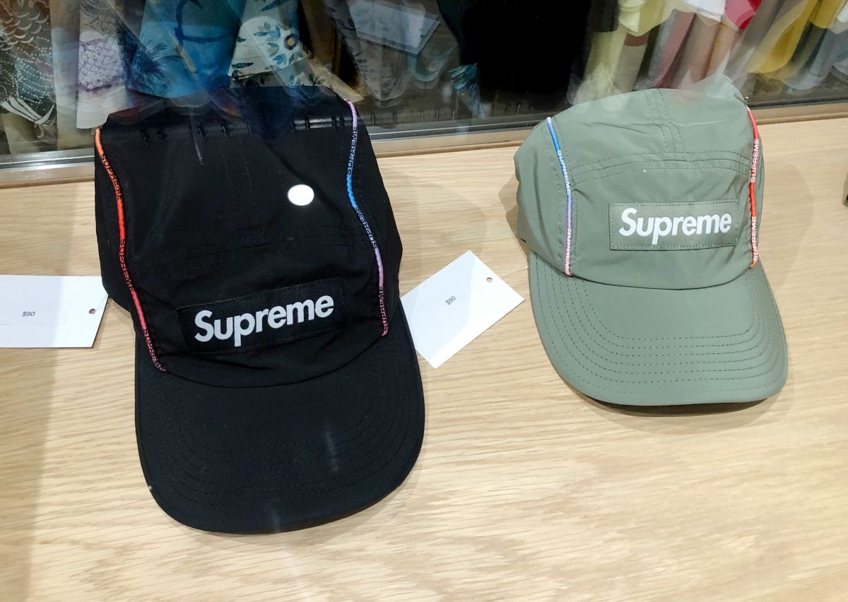 「Supremeキャップ」＄90