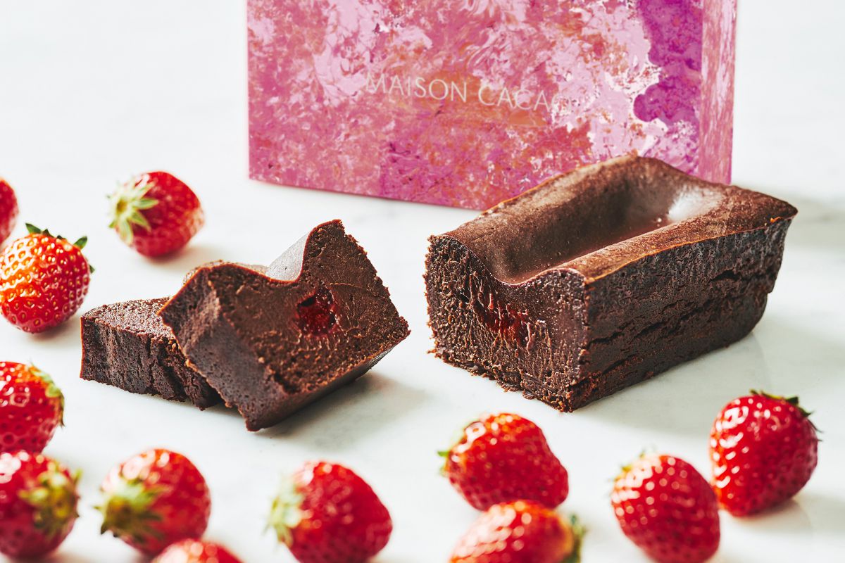 「生ガトーショコラ あまおう」3240円　※名古屋タカシマヤ”アムール”にて先行発売