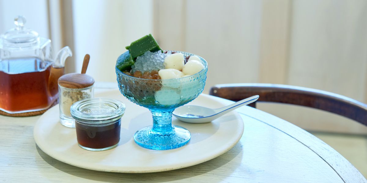 二条城のお堀の横に、看板猫のいる白玉スイーツの店発見。台湾デザートも絶品の「泰風佳日」