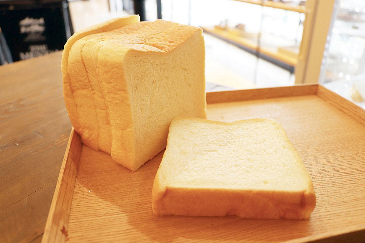 百年食パン 1斤280円（写真は4スライス）