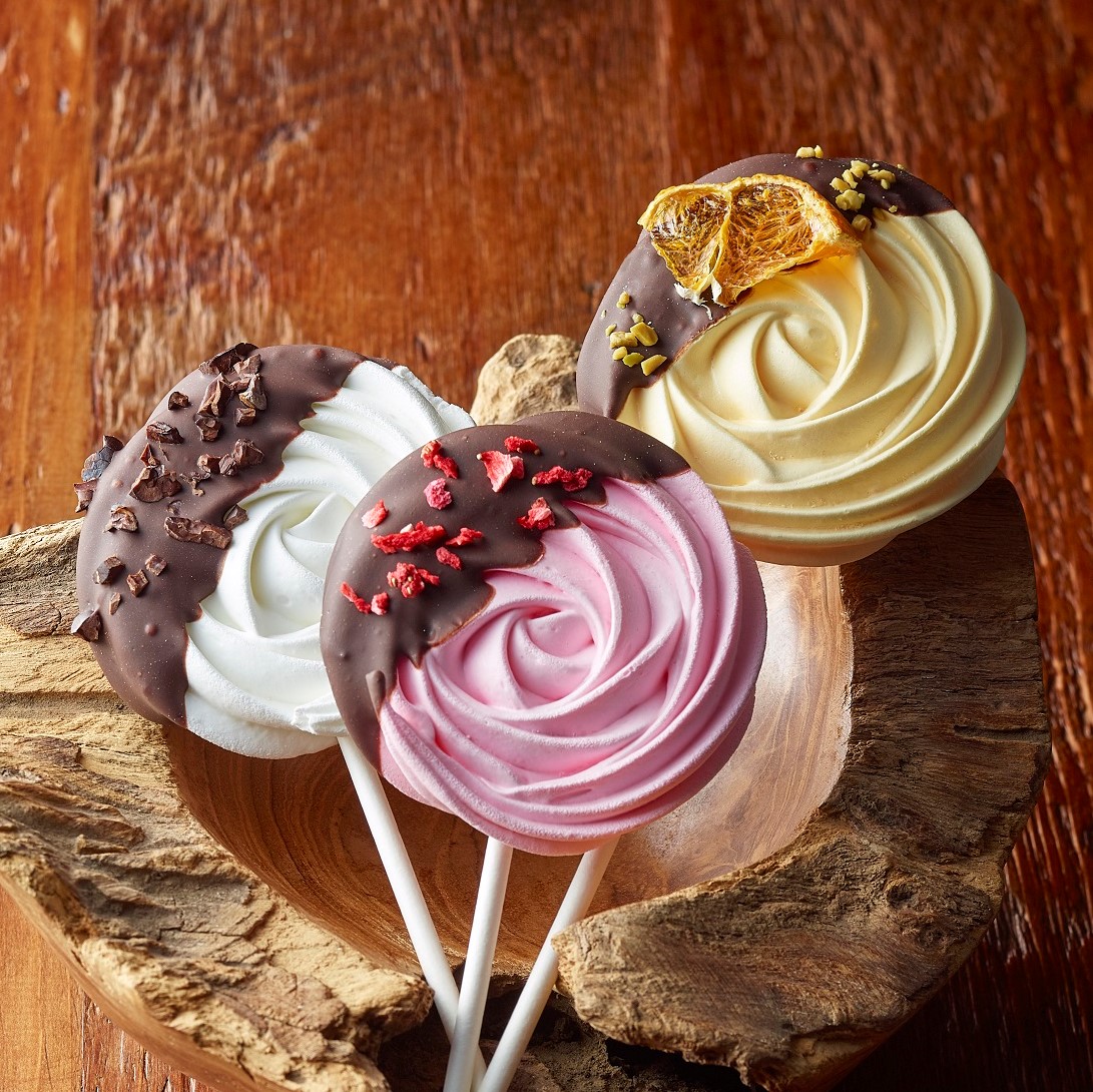 ＜西武池袋本店限定＞マーハチョコレート×スイーツワゴン「ドリームメレンゲフラワー」（1個：メレンゲ部直径約7㎝）各724 円