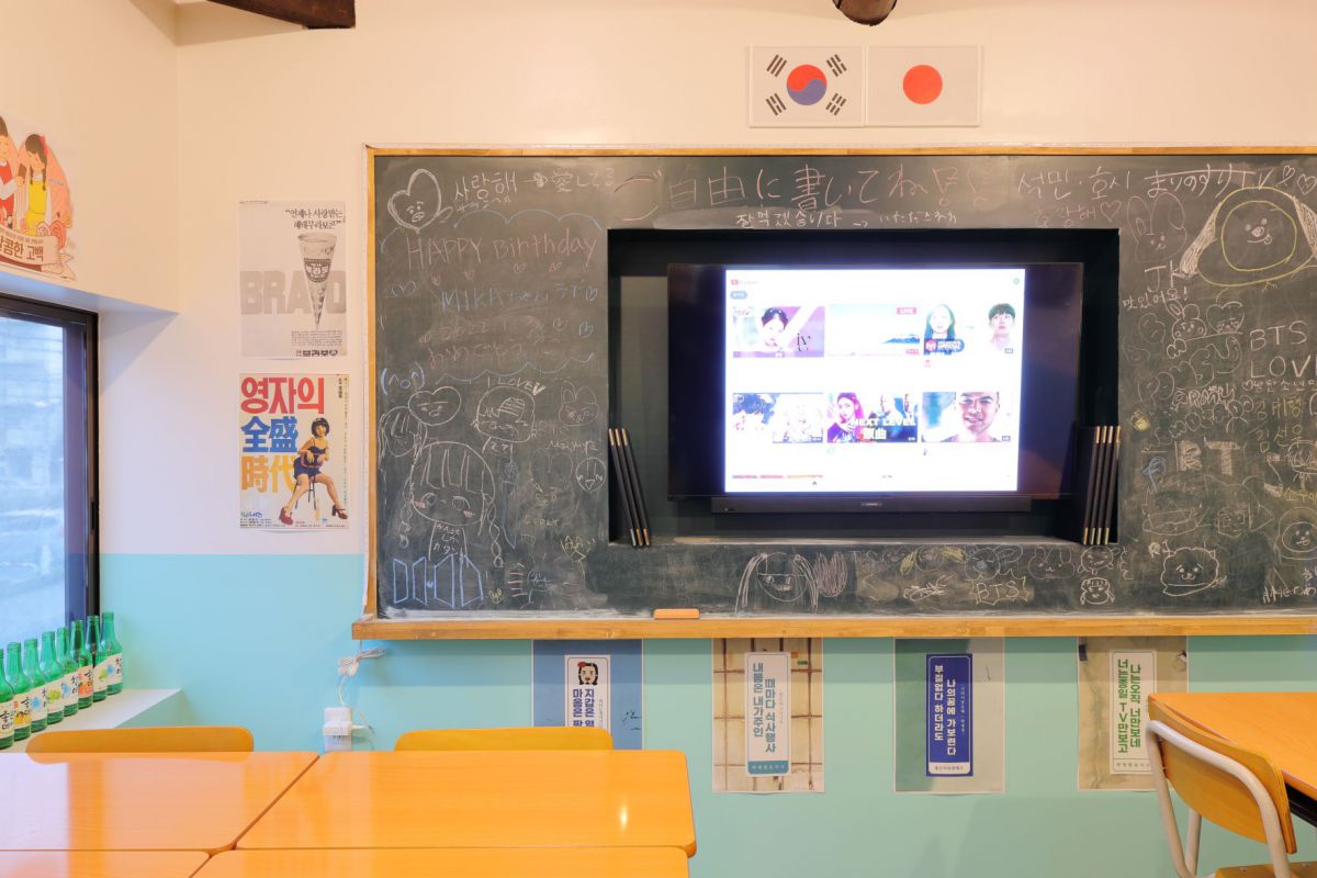 大阪・鶴橋の韓国カフェ&食堂「デチョルはペゴパ学校」で、韓国の学校にプチトリップ!