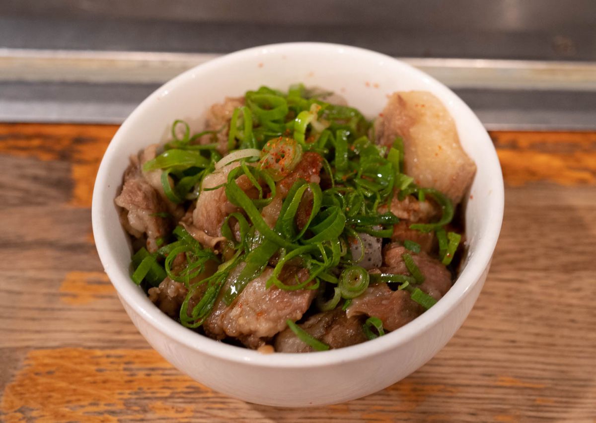 牛すじ煮込み 500円(税込)