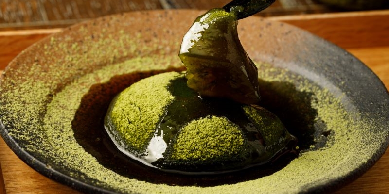 「SALON GINZA SABOU本わらび餅」がお取り寄せ販売開始！とろけるくちどけと丸いフォルムのスイーツ