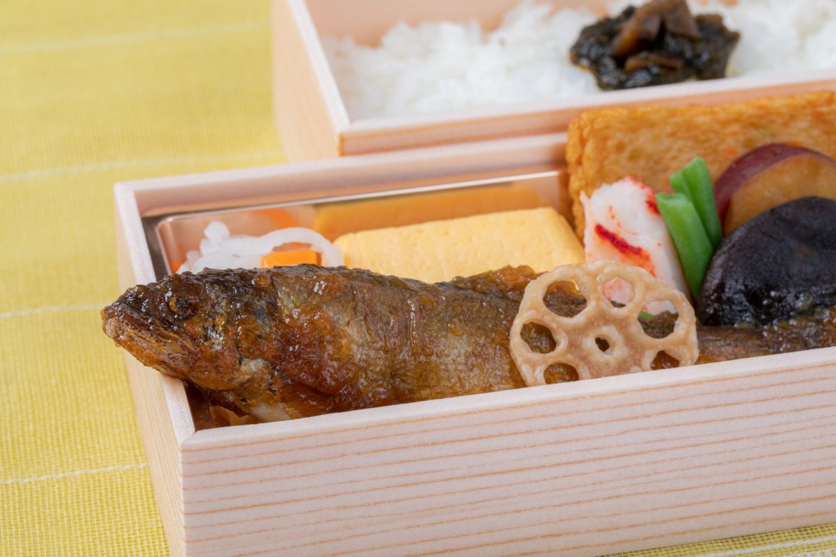まるごと鮎弁当