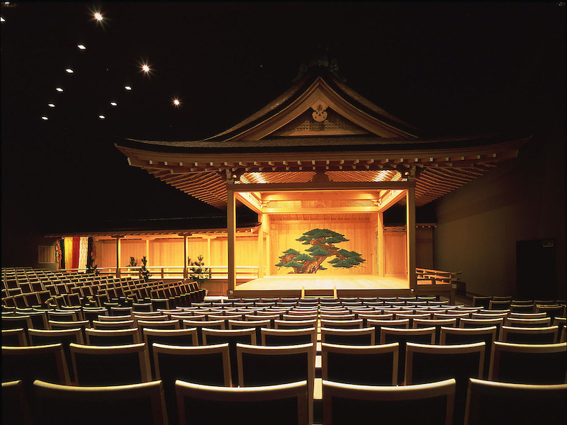 総檜造りの能舞台