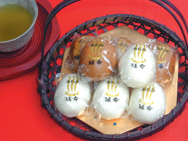 「温泉延命まんじゅう」1個92円