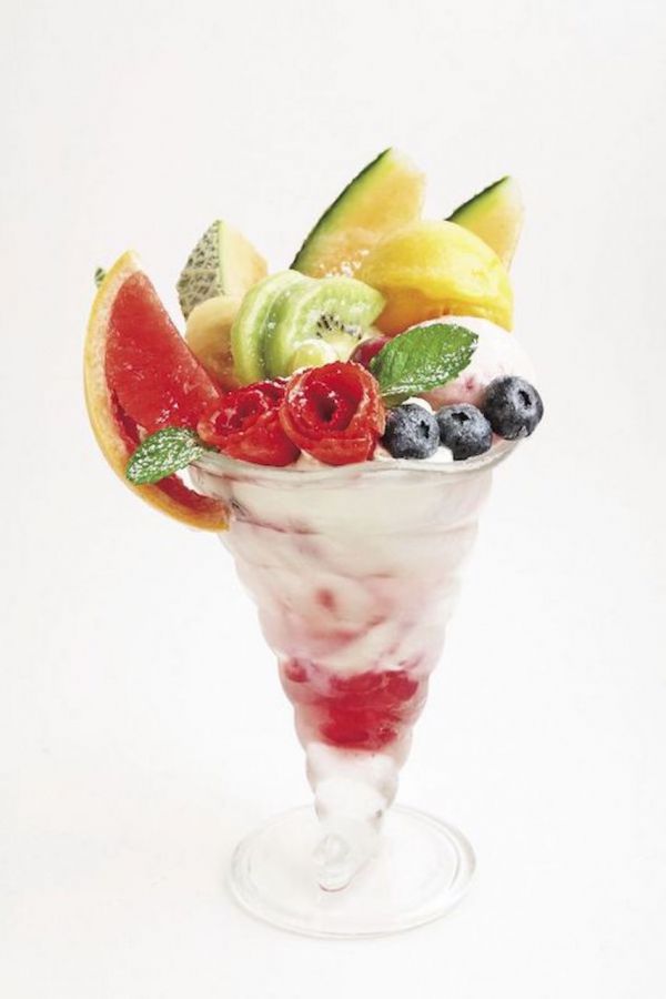 「季節の果実舞踏会のパフェ」1980円