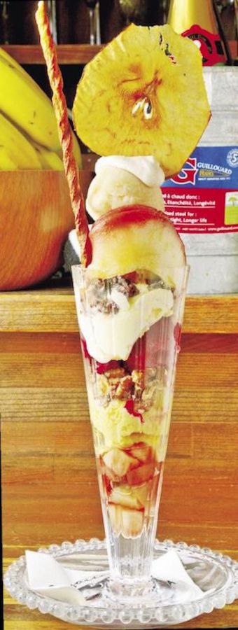 「ラ・フランスとゴルゴンゾーラのパフェ」1250円～