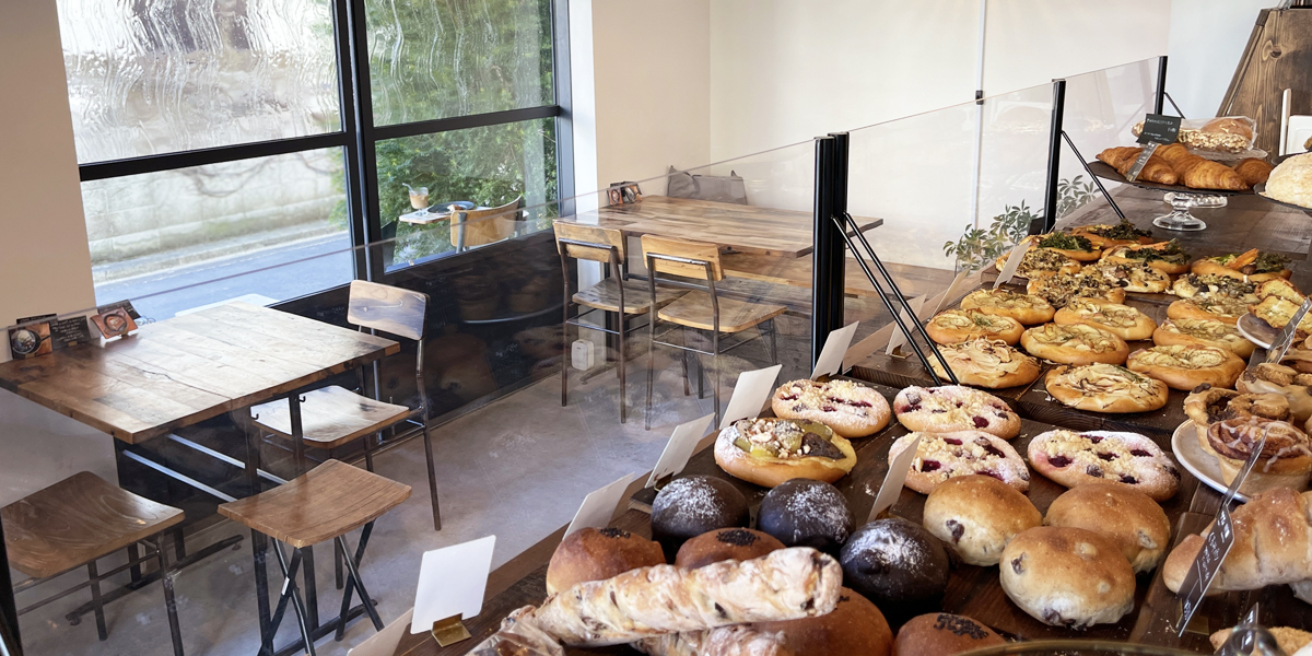 個性的なパンが勢ぞろい！ 100％ヴィーガンのベーカリーカフェ「Universal Bakes and Cafe」【下北沢】