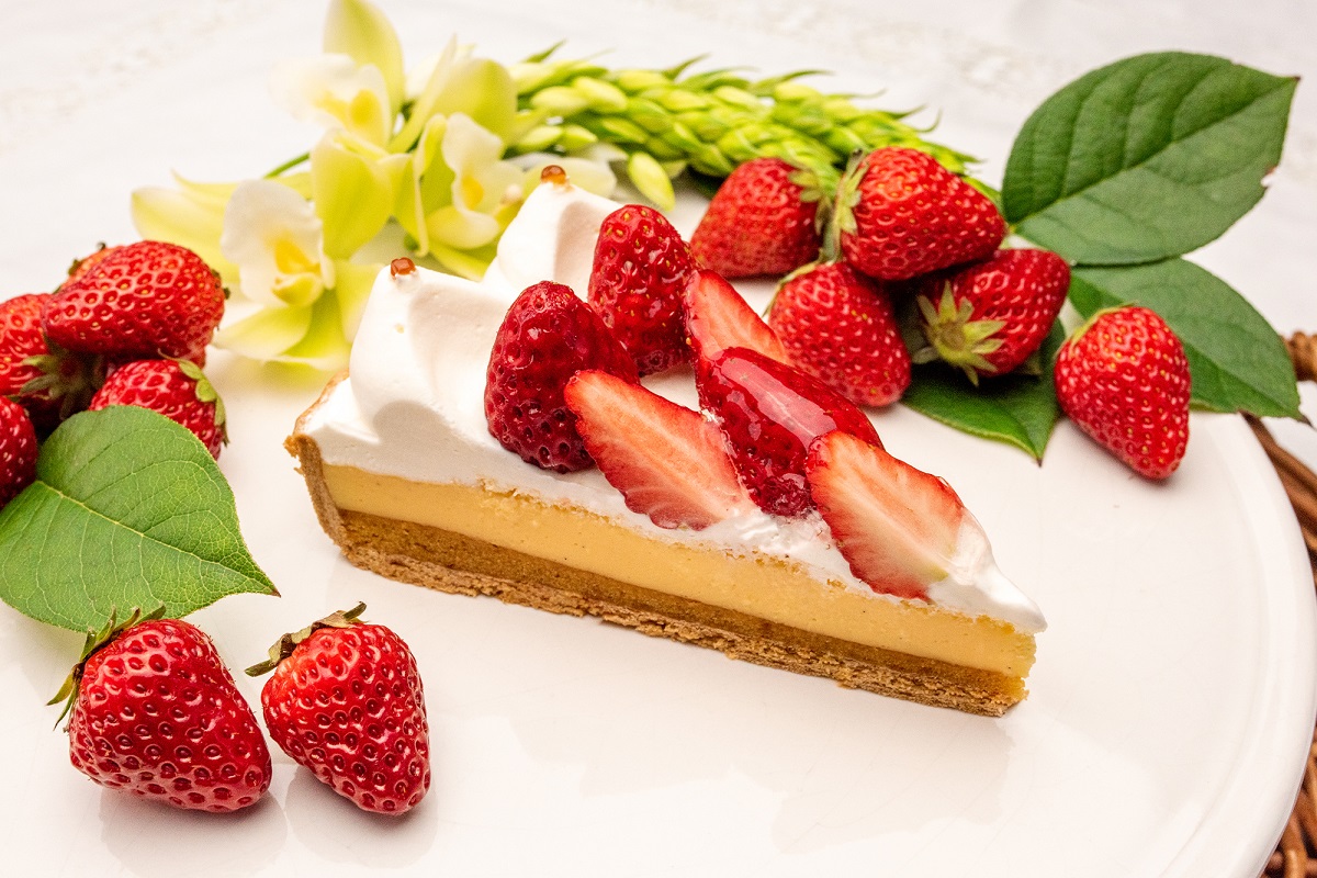 「イチゴとカスタードプリンのタルト」ピース777円