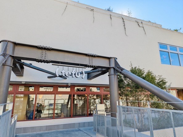 5階建ての複合施設「（tefu）lounge」