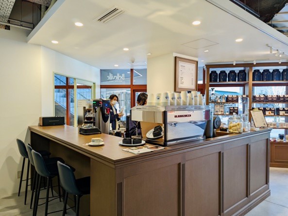 営業時間：10～20時、定休日：第1火曜