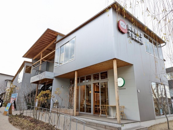 「BONUS TRACK」の外観