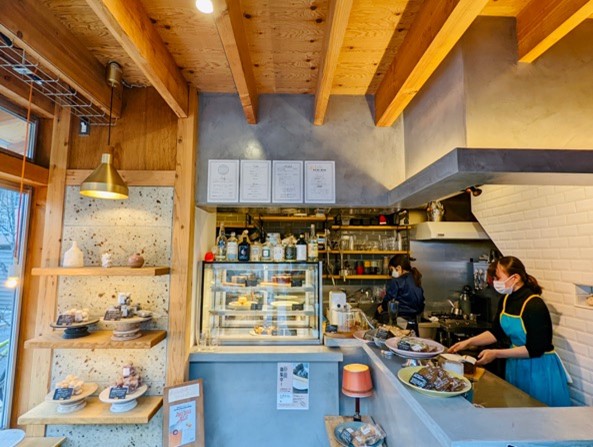 営業時間：11～19時、定休日：なし