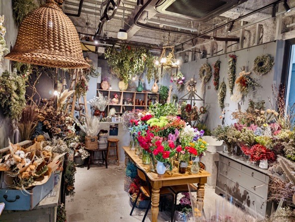 営業時間：平日10～19時、土・日曜、祝日11～20時、定休日：火曜