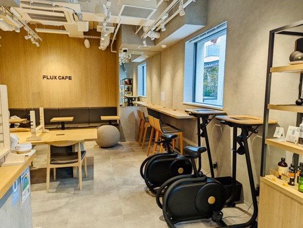 営業時間：平日11時30分～19時、土・日曜、祝日9～19時、定休日：月曜