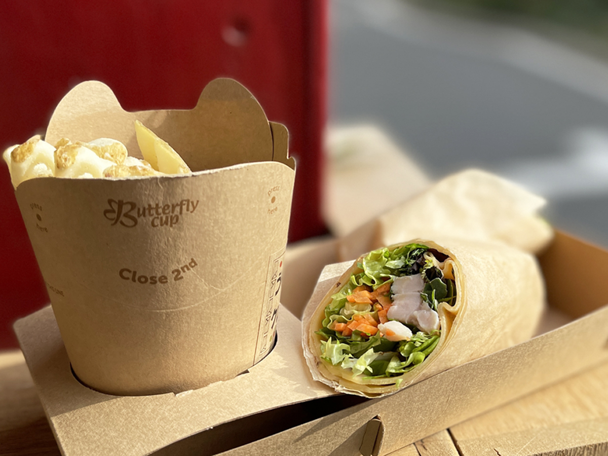 「ほろほろ鳥のささみハムとワイルドリーフサラダ クラップ」（ポテト付き）1296円