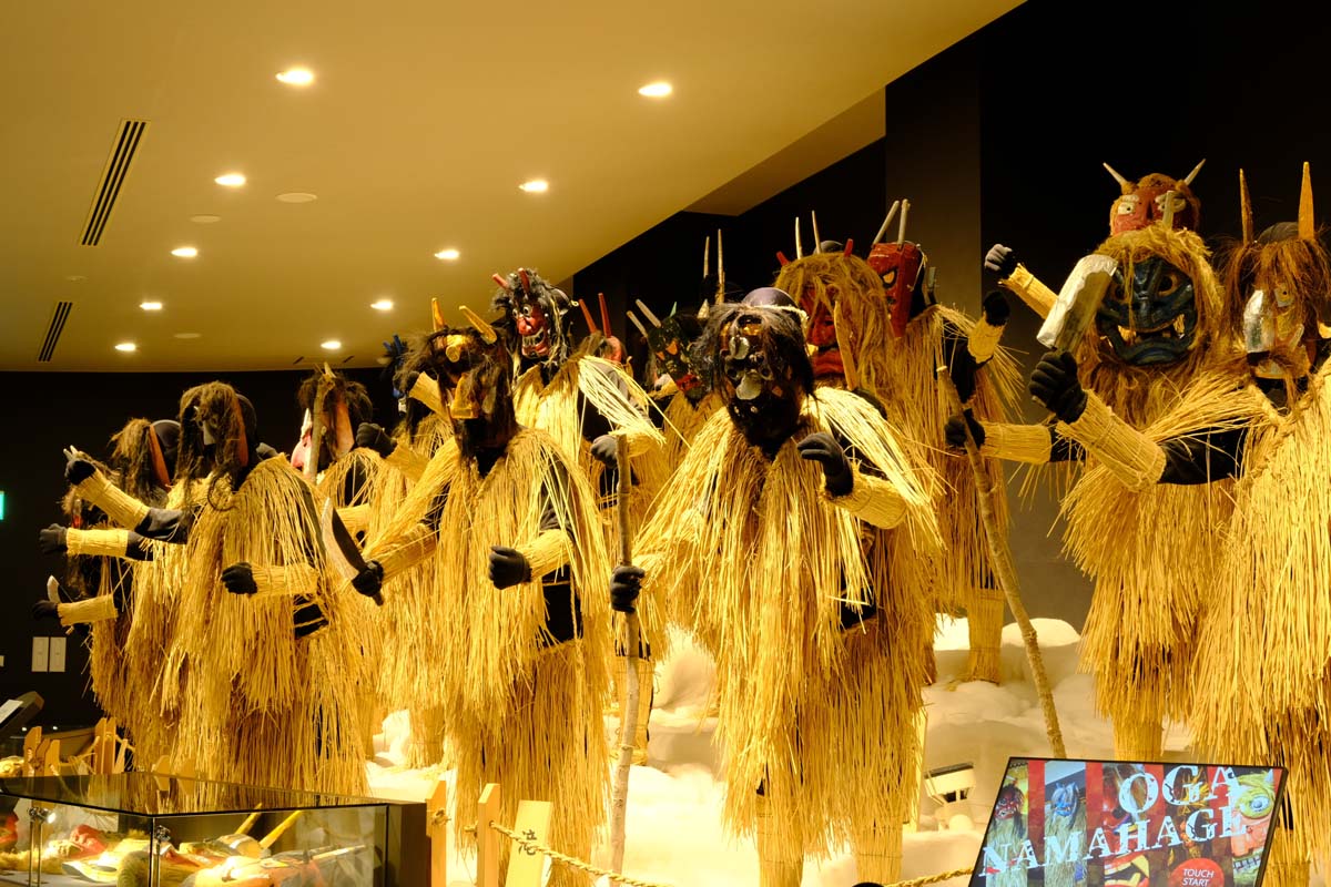 100を超えるなまはげが勢揃い