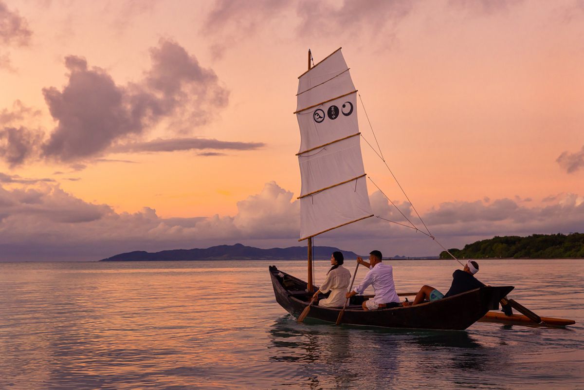 「夕暮れプライベートサバニ」(有料・要予約)