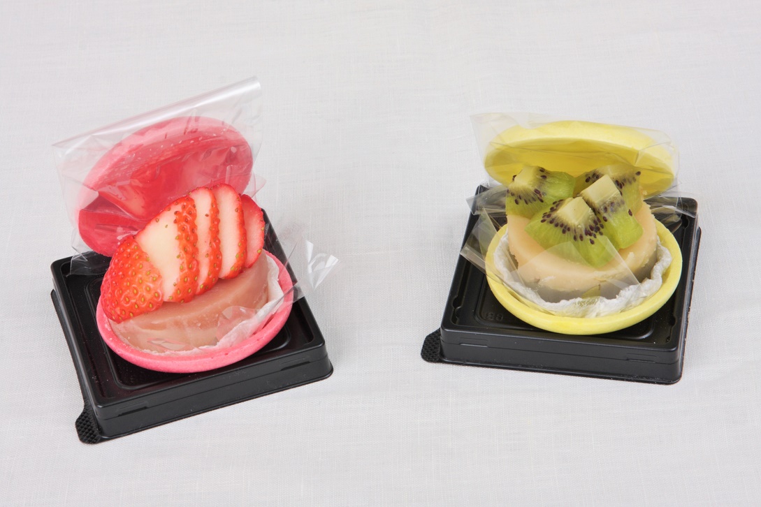 フルーツ最中 （左から）紅ほっぺ、キウイ　各550円