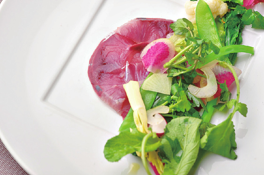 日本海の新鮮な魚介類を使った逸品