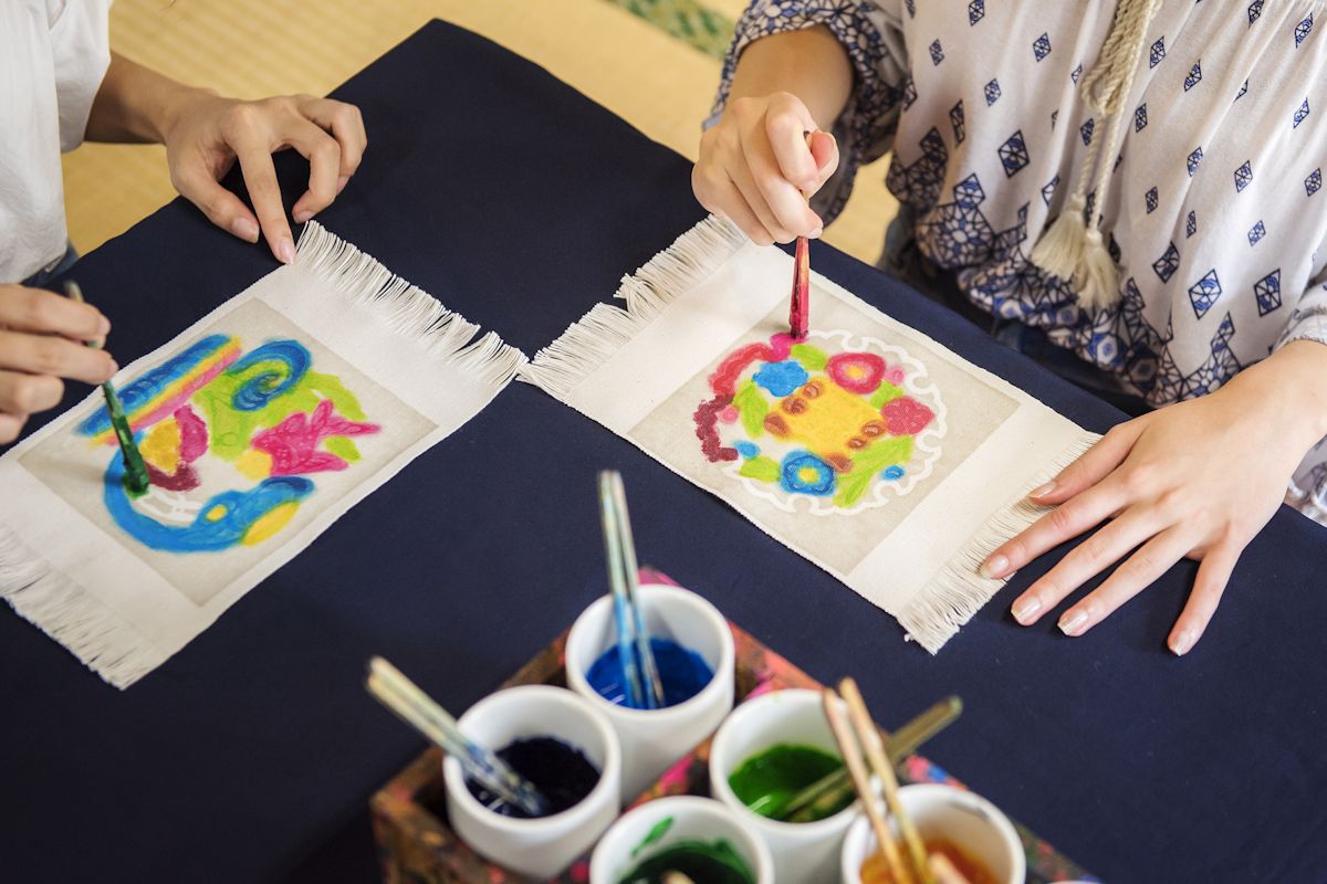 旧喜屋武家住宅では紅型体験が楽しめます。コースター1300円