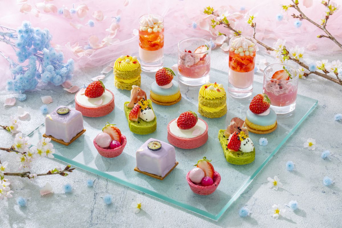 バー＆ラウンジ「トゥエンティエイト」 桜ストロベリーの春色アフタヌーンティー