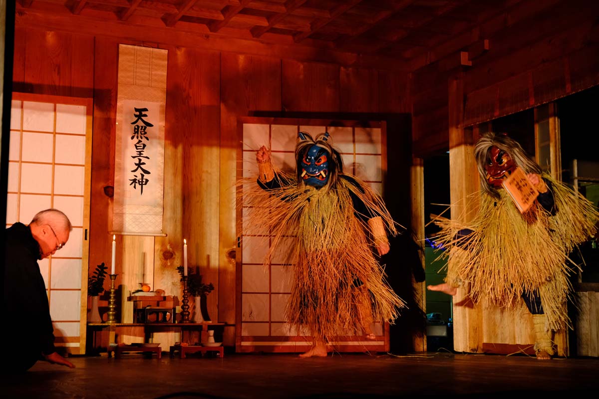 なまはげ行事の再現