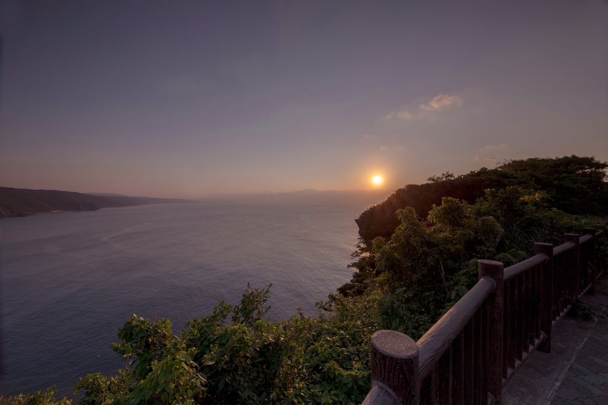 やんばるでも指折りの夕日の名所