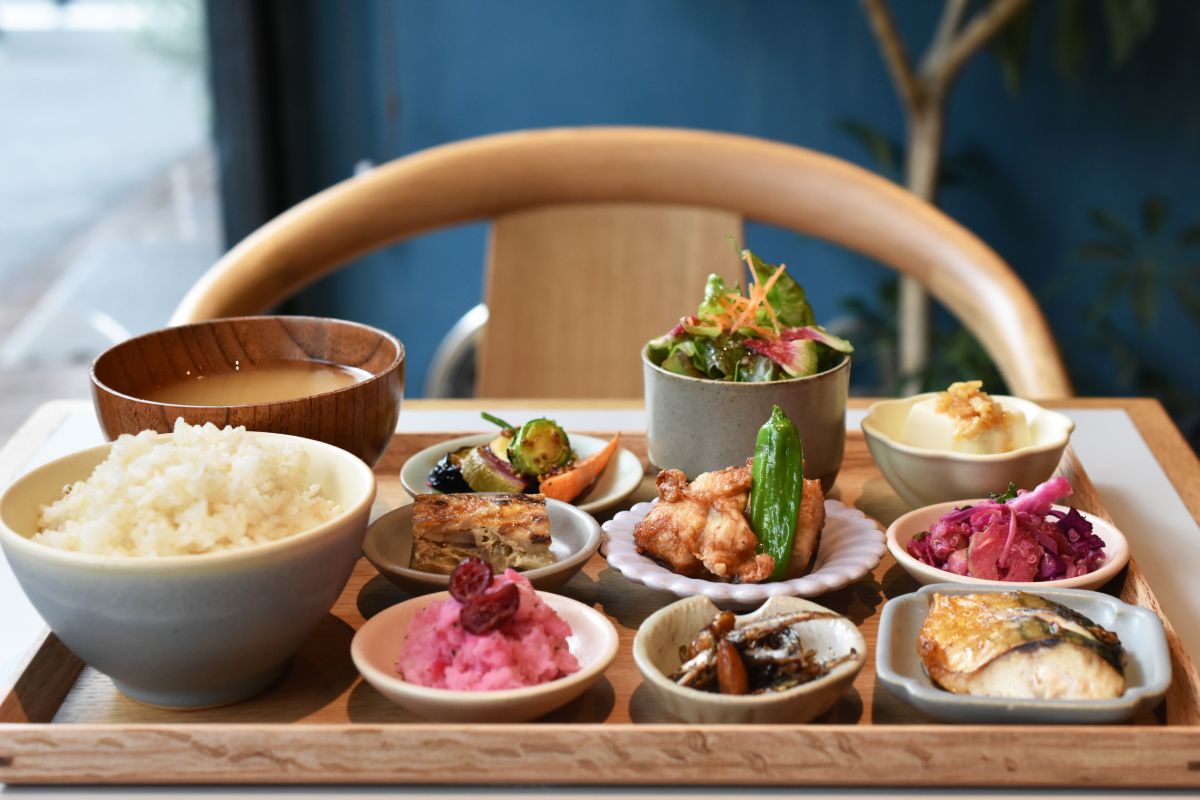 「豆皿の定食」1600円