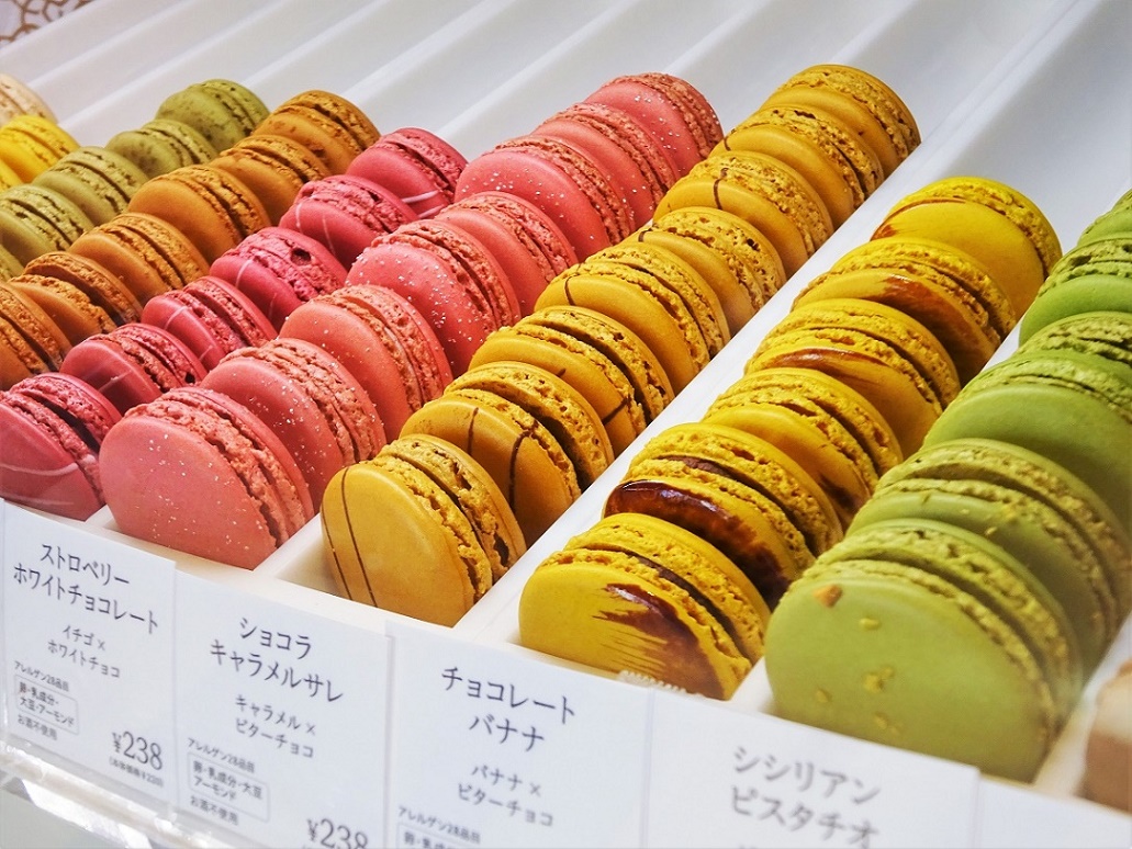 マカロン各種 1個238円