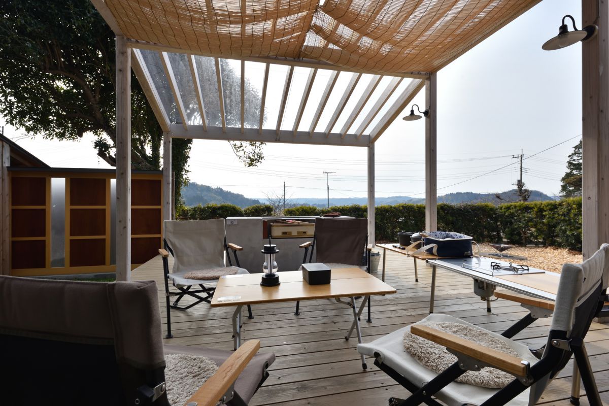 「蔵」の1階はアウトドアリビングに