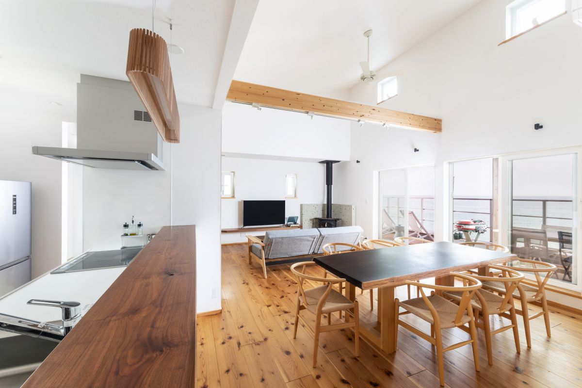 2階・一体となったダイニングとリビング