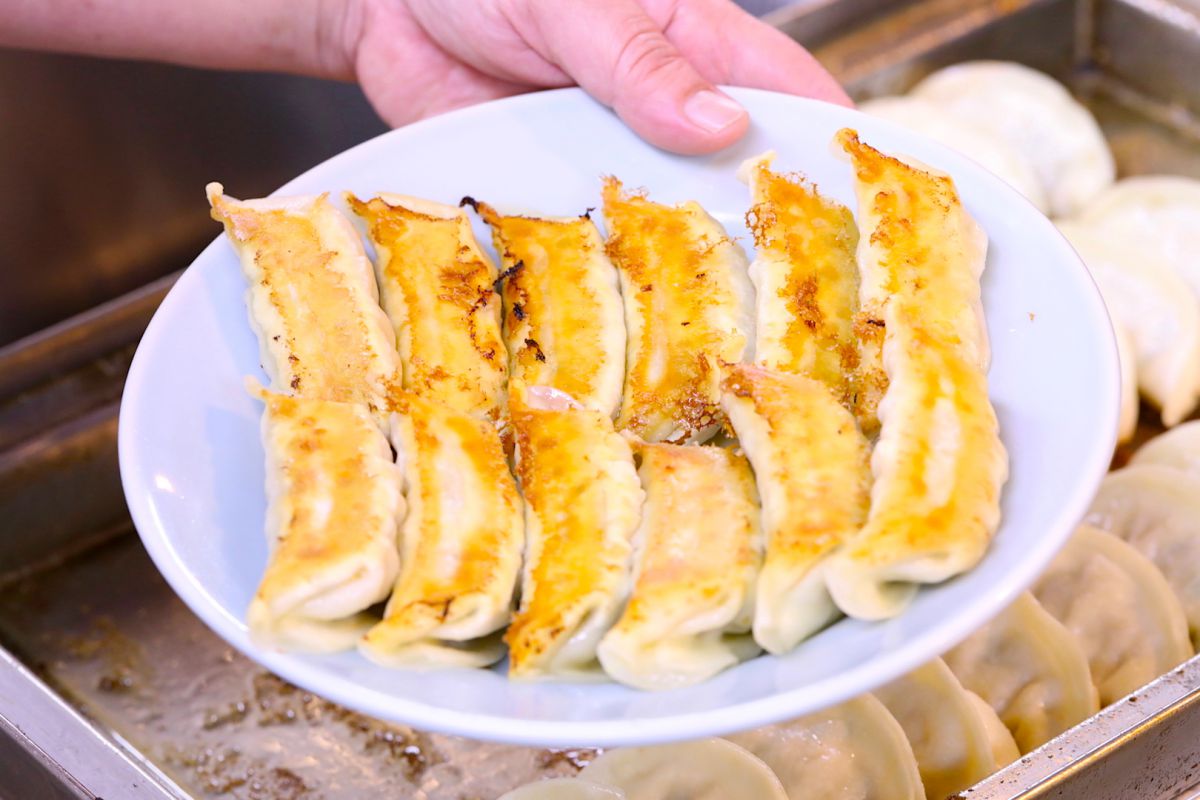 【2025年最新】宇都宮餃子が大集合！「来らっせ 本店」で名店の餃子を一度に楽しもう！