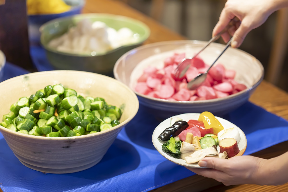お茶漬けバイキングは 1,600円 ※小学3年生以下800円、4才以下は無料です