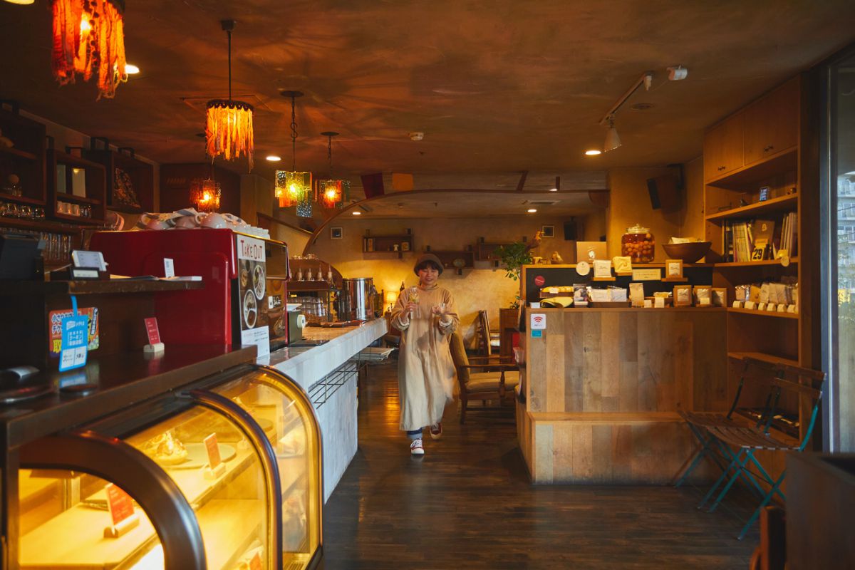 ノイカフェ 箕面船場本店