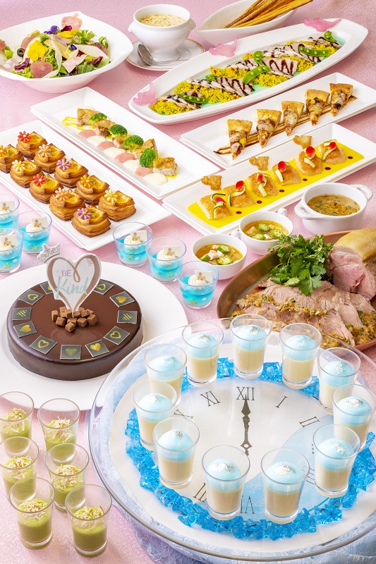 ランチブッフェ平日（大人） 4500円、ランチブッフェ土日祝（大人）5000円、ディナーブッフェ平日（大人） 5700円、ディナーブッフェ土日祝（大人) 6200円