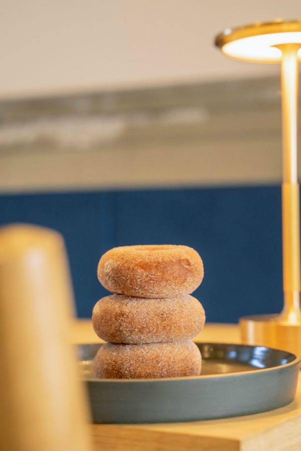 「ドーナツ」（180円～）