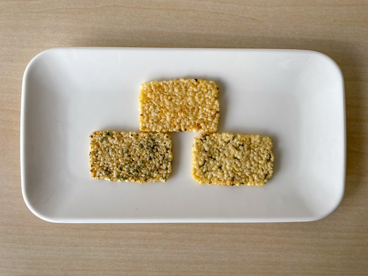 赤坂柿山 ぼる塾田辺 左：シン慶長 パクチー（80円）真ん中：シン慶長 ガーリック（80円）右：シン慶長 牡蠣（80円）