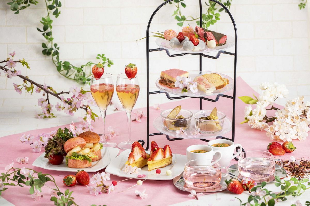 「桜×イチゴアフタヌーンティー」 1名様 5000円　